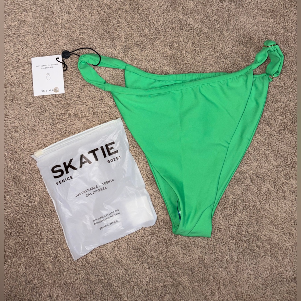 Green Skatie Bottoms! - Picture 4 of 6